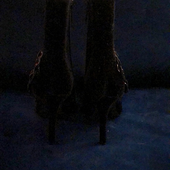 IAM NYC Isaac Mizrahi Black Floral Boots Size 8 - Picture 5 of 12